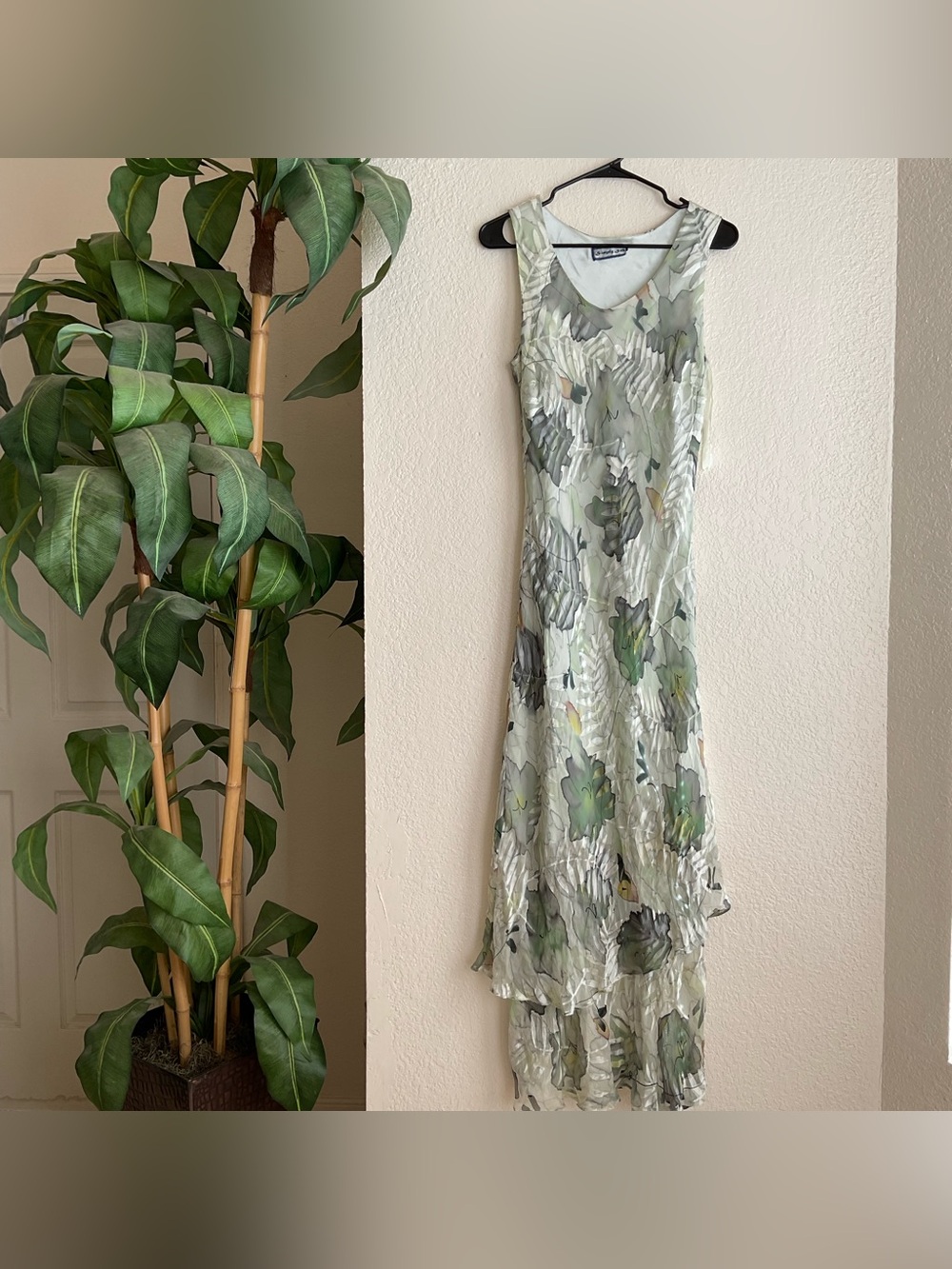Simply Silk Sleeveless Green Floral Midi Dress